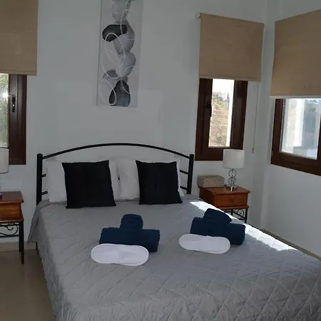 Eleona's Royal Gardens By Yiota - Luxury 2 Bed In Exclusive Complex Apartman *