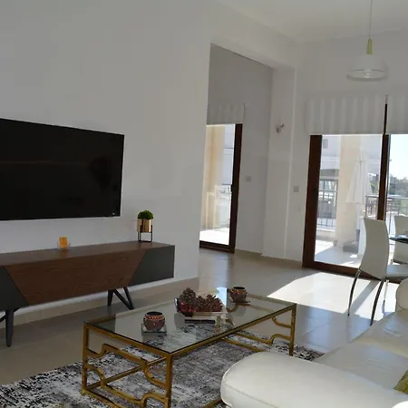 Eleona's Royal Gardens By Yiota - Luxury 2 Bed In Exclusive Complex