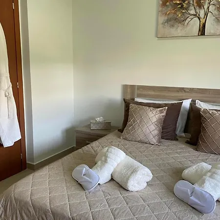 Eleona's Royal Gardens By Yiota - Luxury 2 Bed In Exclusive Complex Apartman Péjia