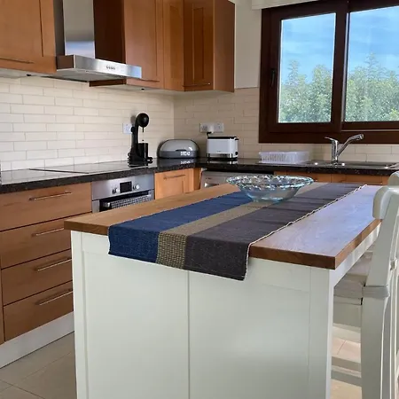 Eleona's Royal Gardens By Yiota - Luxury 2 Bed In Exclusive Complex