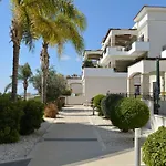 Eleona's Royal Gardens By Yiota - Luxury 2 Bed In Exclusive Complex Apartment *