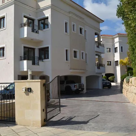 Eleona's Royal Gardens By Yiota - Luxury 2 Bed In Exclusive Complex דירה *