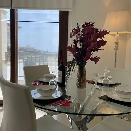 Апартаменты Eleona's Royal Gardens By Yiota - Luxury 2 Bed In Exclusive Complex