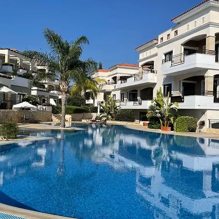 Apartment Eleona's Royal Gardens By Yiota - Luxury 2 Bed In Exclusive Complex *