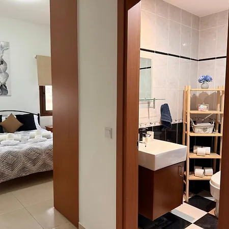 Eleona's Royal Gardens By Yiota - Luxury 2 Bed In Exclusive Complex Appartement