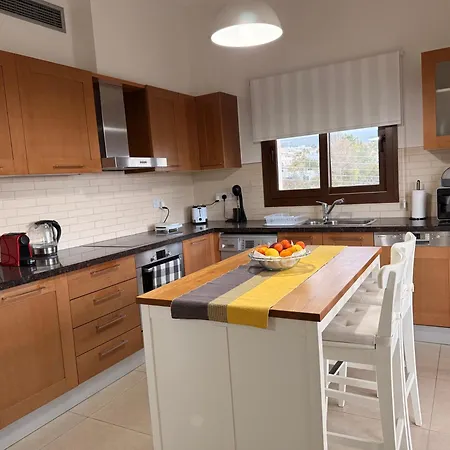 Eleona's Royal Gardens By Yiota - Luxury 2 Bed In Exclusive Complex Appartement