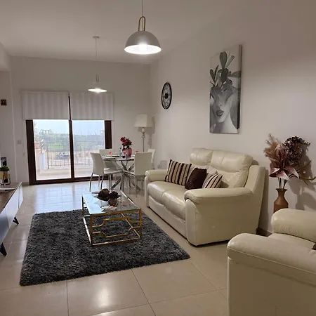 Eleona's Royal Gardens By Yiota - Luxury 2 Bed In Exclusive Complex Peyia