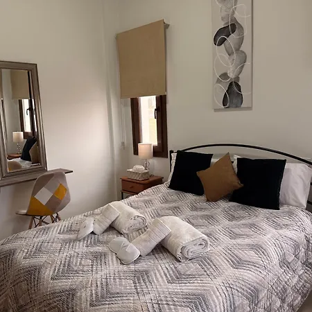 Eleona's Royal Gardens By Yiota - Luxury 2 Bed In Exclusive Complex
