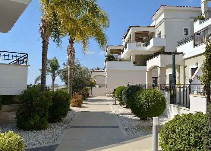 Eleona's Royal Gardens By Yiota - Luxury 2 Bed In Exclusive Complex Appartement *