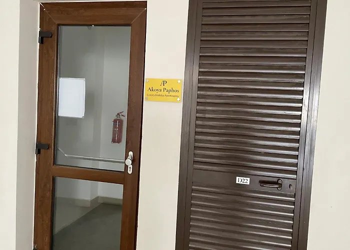 Eleona's Royal Gardens By Yiota - Luxury 2 Bed In Exclusive Complex Peyia