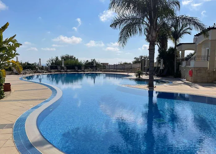 Eleona's Royal Gardens By Yiota - Luxury 2 Bed In Exclusive Complex