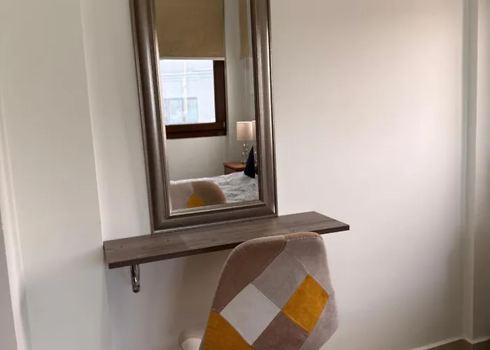 Eleona's Royal Gardens By Yiota - Luxury 2 Bed In Exclusive Complex Apartmán