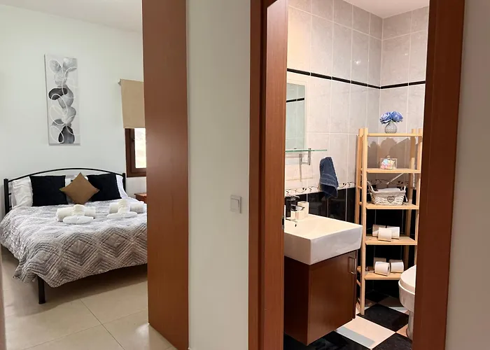 Eleona's Royal Gardens By Yiota - Luxury 2 Bed In Exclusive Complex Appartement