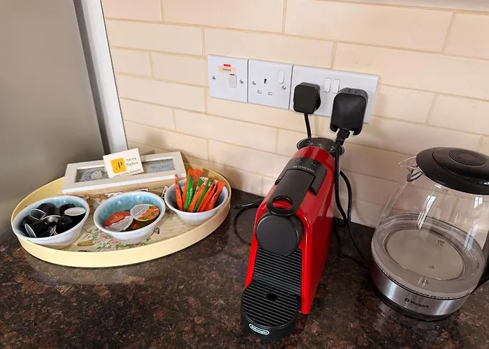 Eleona's Royal Gardens By Yiota - Luxury 2 Bed In Exclusive Complex